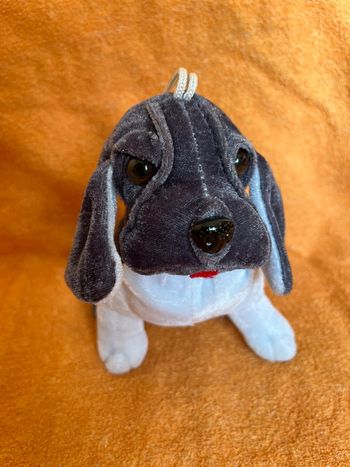 Peluche chien grise et blanche