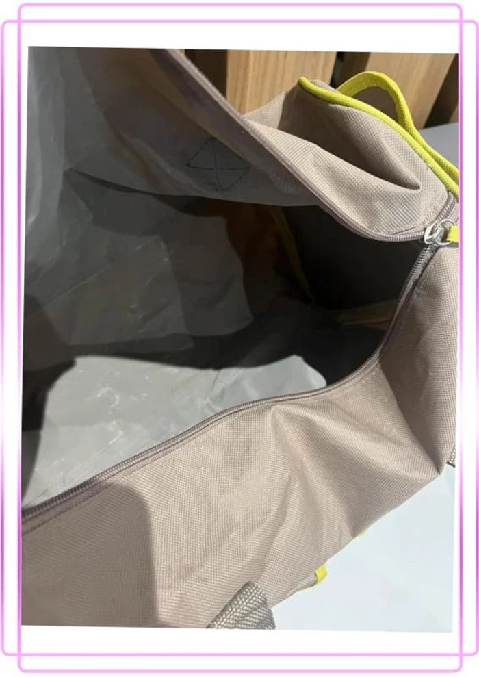 Petit sac de voyage avec sa trousse de toilette - photo numéro 3