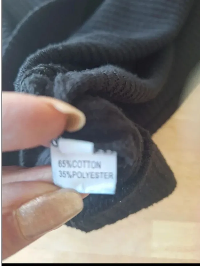 Joli pull léger noir décolleté T38-M - photo numéro 3