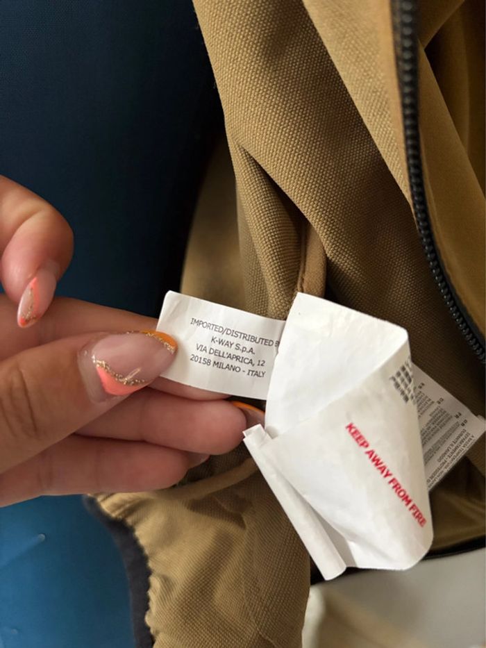 Veste K-Way - mi saison - assez légère coupe vent - taille S - portée 2 fois - en très bon état - photo numéro 10