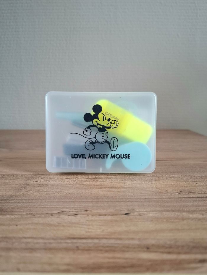 Boîte Fournitures Scolaires