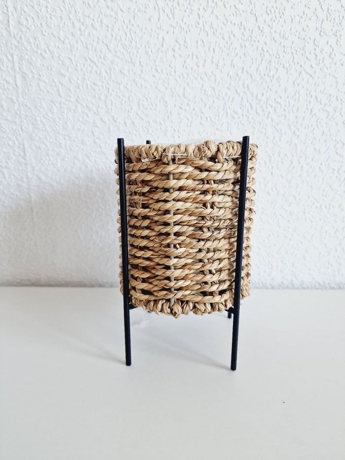 Primark - Cache-pot en osier, sur pieds en métal noir - Neuf avec étiquette ! - photo numéro 6