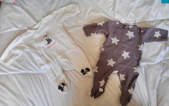 Lot de vêtements légers naissance et 1 mois fille - photo numéro 2