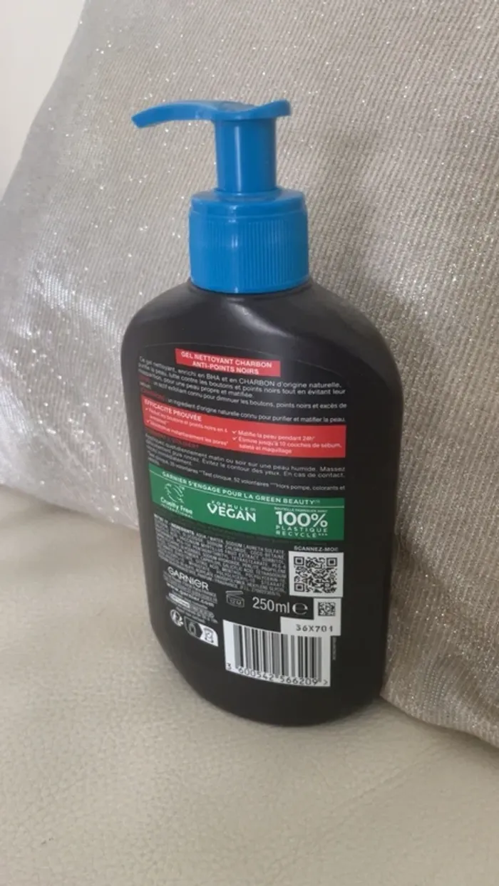Gel nettoyant charbon Garnier PureActive BHA - Neuf - photo numéro 2