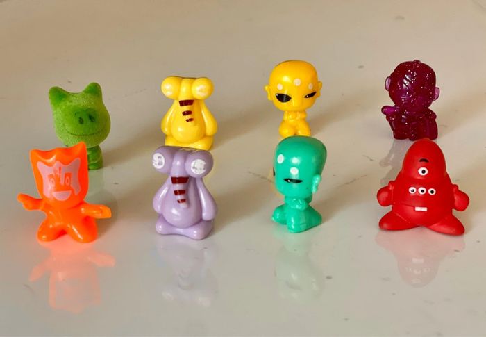 8 mini-montres en plastique