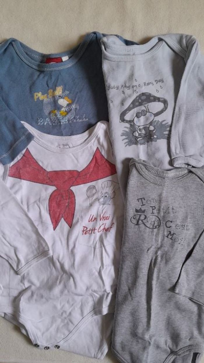 Lot 4 bodys rigolos 18-24 mois