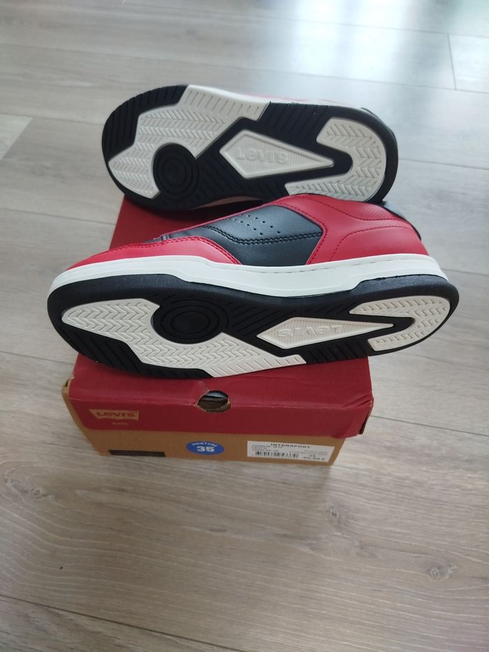 🦎 basket Levi's pointure 35 neuf 🦎 - photo numéro 3