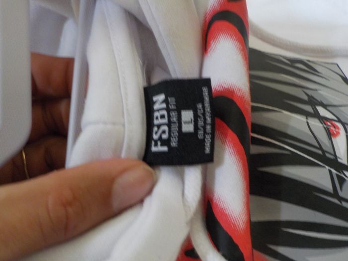 SWEAT MANGA BLANC AVEC CAPUCHE TAILLE L - photo numéro 6