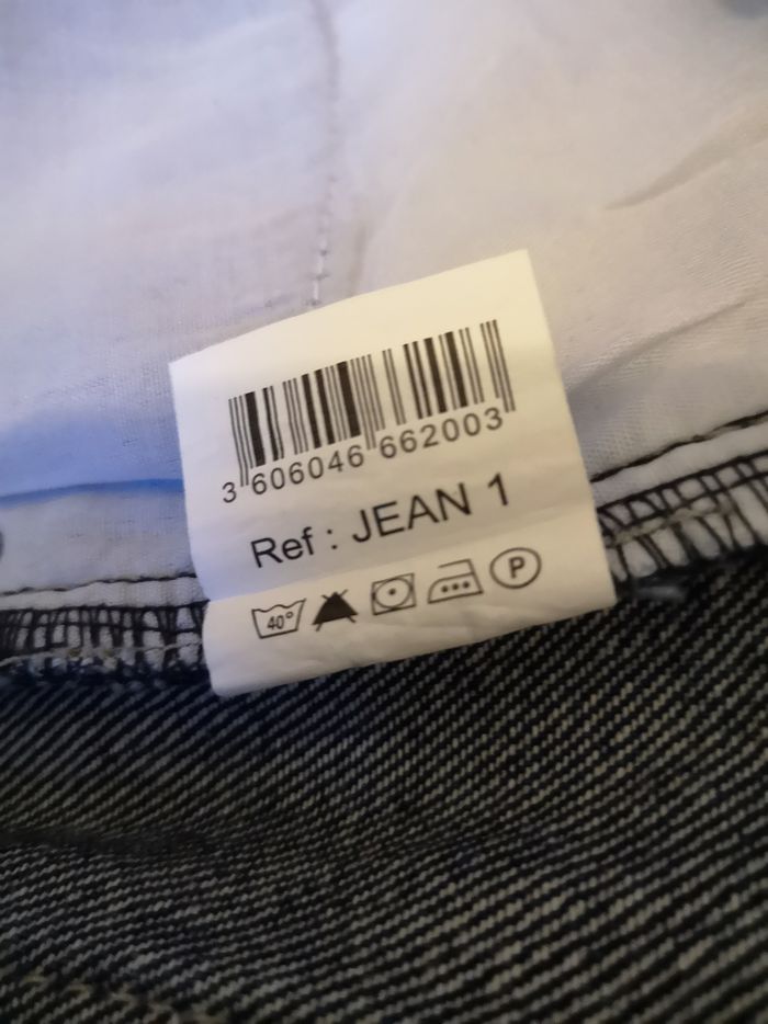 Jeans  homme. Taille 40. Neuf sans étiquette. - photo numéro 7