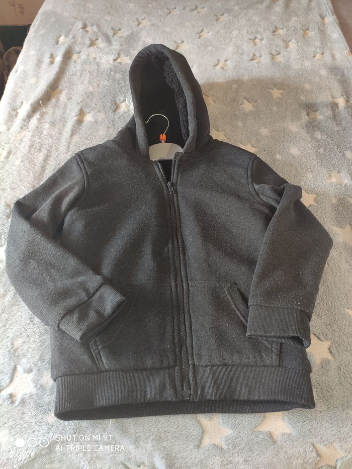 Veste molletonnée garçon taille 8 ans