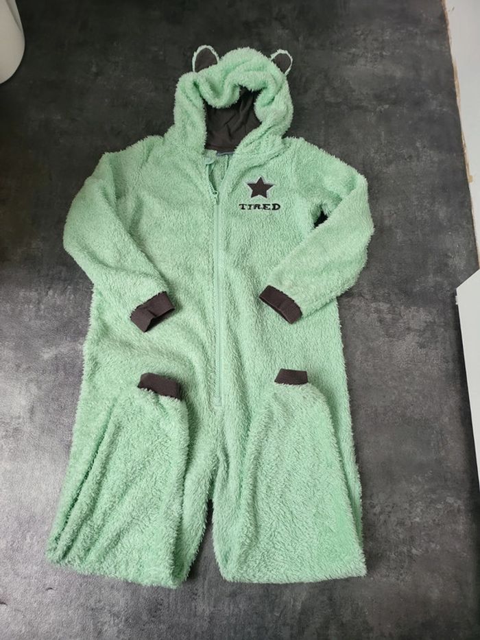 Combi/pyjama fille 8-10 ans très bon état
