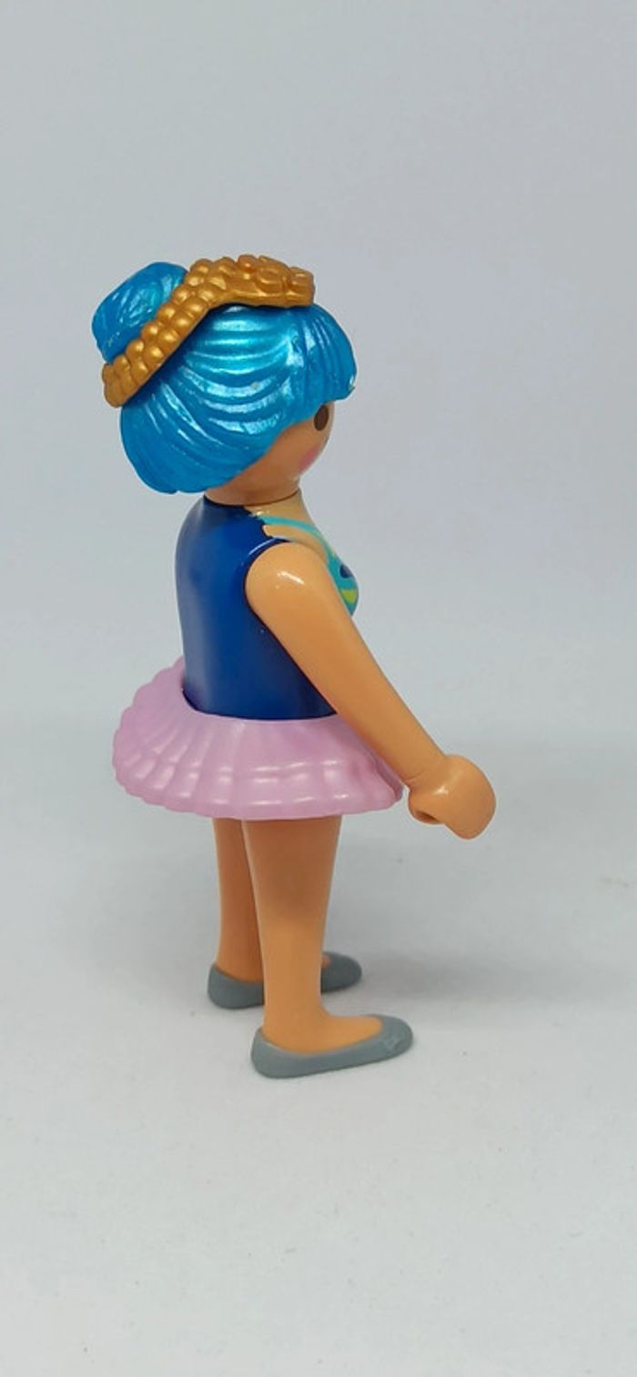 Femme danseuse avec jupe rose et cheveux bleus playmobil - photo numéro 2