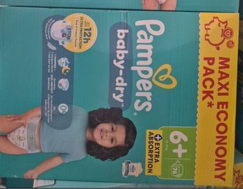 1 carton de couches Pampers taille 6+