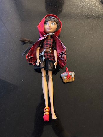 Poupée Ever After High, Cerise Hood