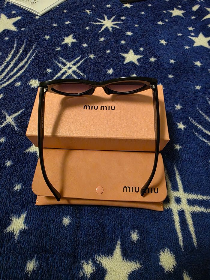 Lunettes de soleil miu miu - photo numéro 3