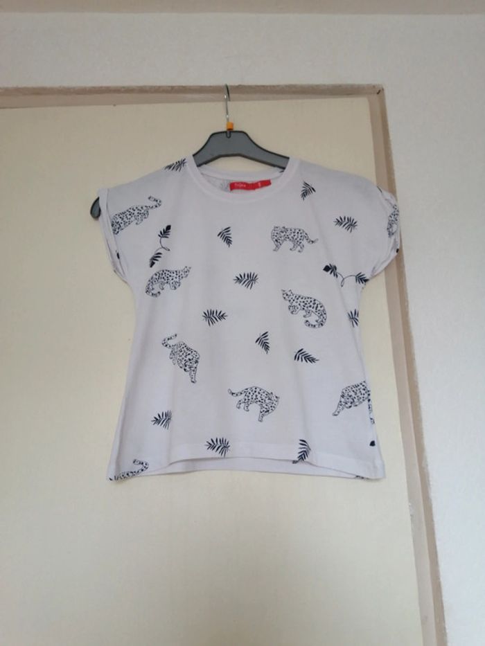 Tee shirt à manche courte de la marque tisaia taille 14 ans