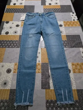 Jean femme taille 38 neuf