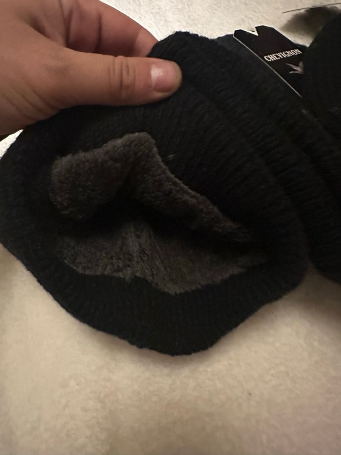 3 bonnets Chevignon taille unique - photo numéro 3