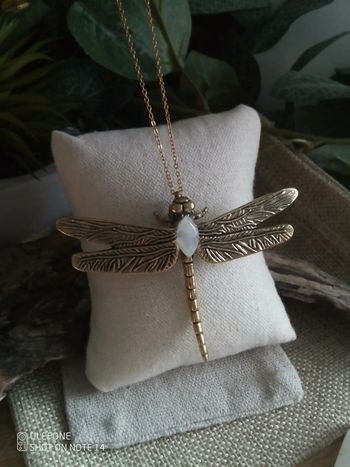 Collier libellule bohème pierre de lune