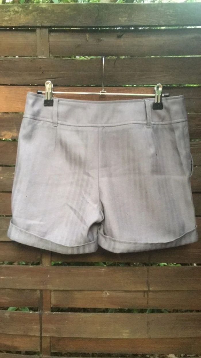 Joli short gris - photo numéro 3