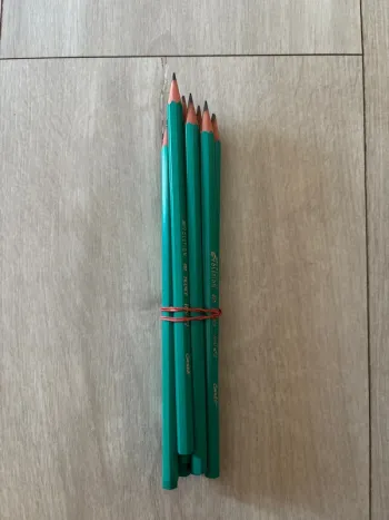 9 crayons à papier Conte hb numéro 2