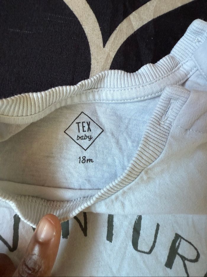 T-shirt bébé “Adventure awaits” – Tex Baby – 18 mois - photo numéro 3