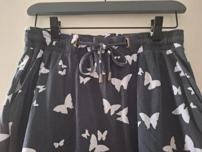 belle Jupe de saison taille 36 - photo numéro 8