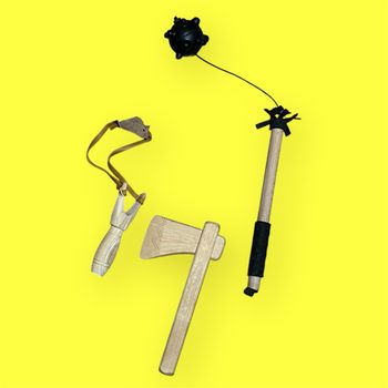 Lot jouets en bois enfant : catapulte / hache / fléau d’armes en parfait état