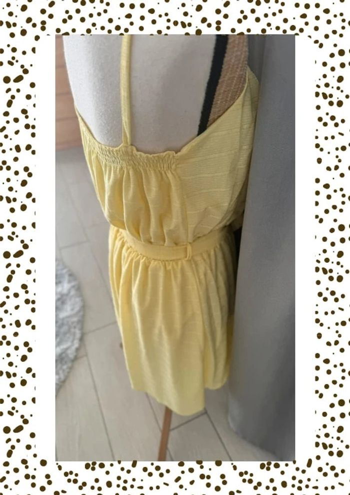 🌼 Robe jaune pastel à fines bretelles - Taille S - photo numéro 4