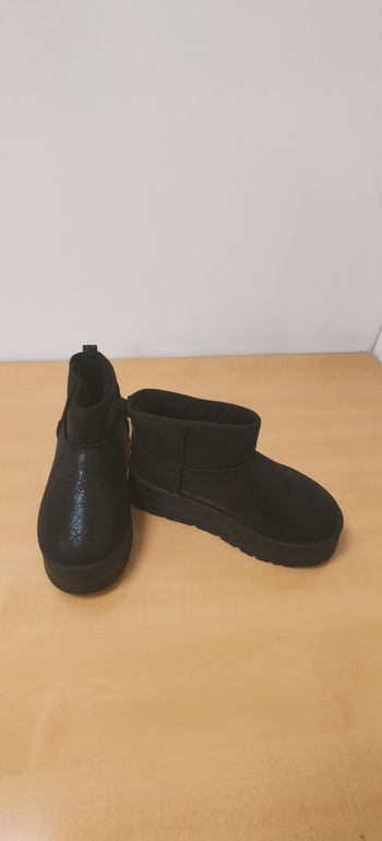 Boots fourrées femme en 37 Burton of London