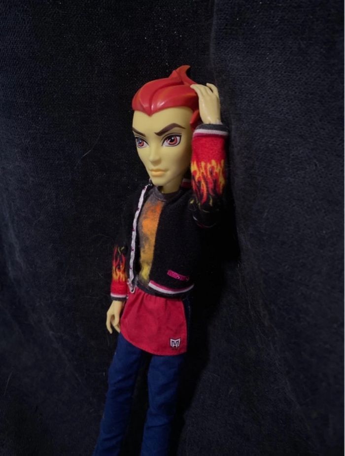 Thomas Cramé (Heath Burns) - Home ick - photo numéro 3