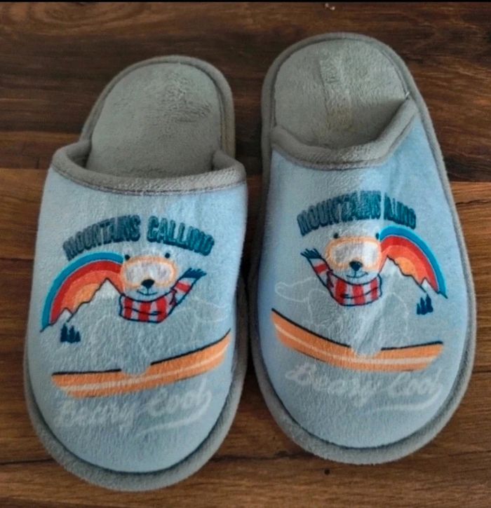 Chaussons garçon gris taille 28