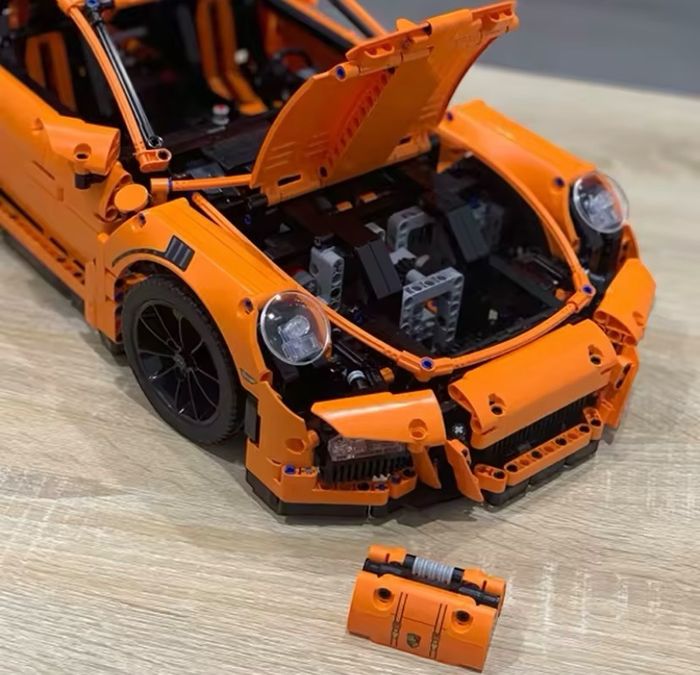 LEGO® Technic – Porsche 911 GT3 RS - photo numéro 8