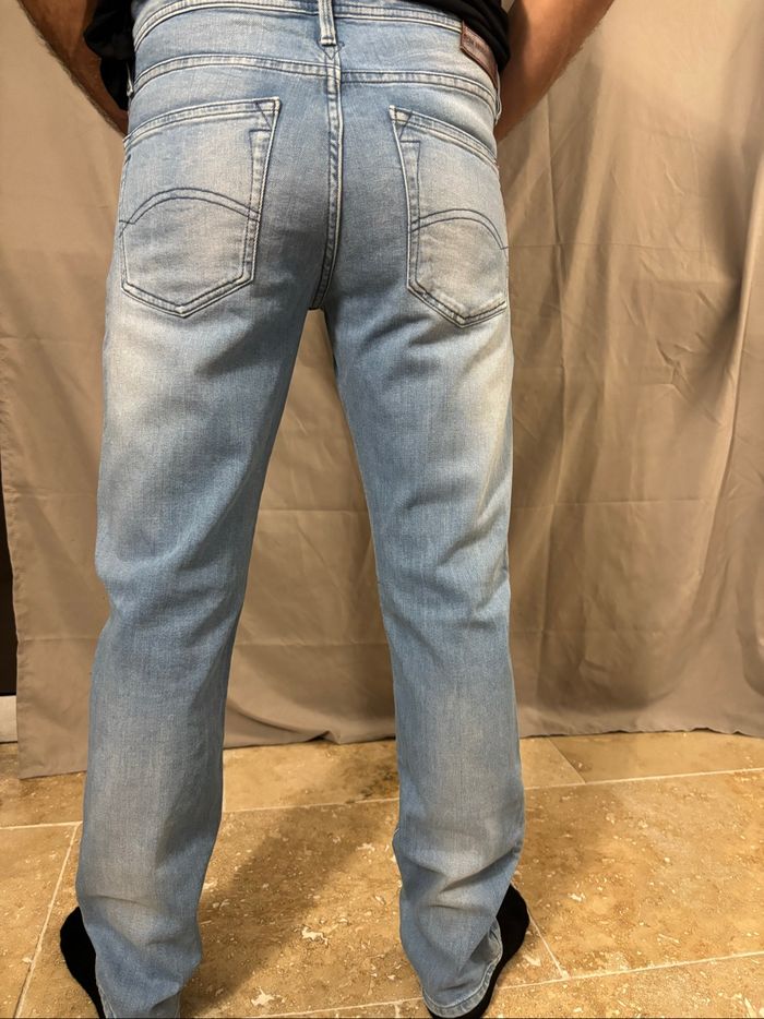 Jeans tommy hilfiger taille w33 L32 - photo numéro 4