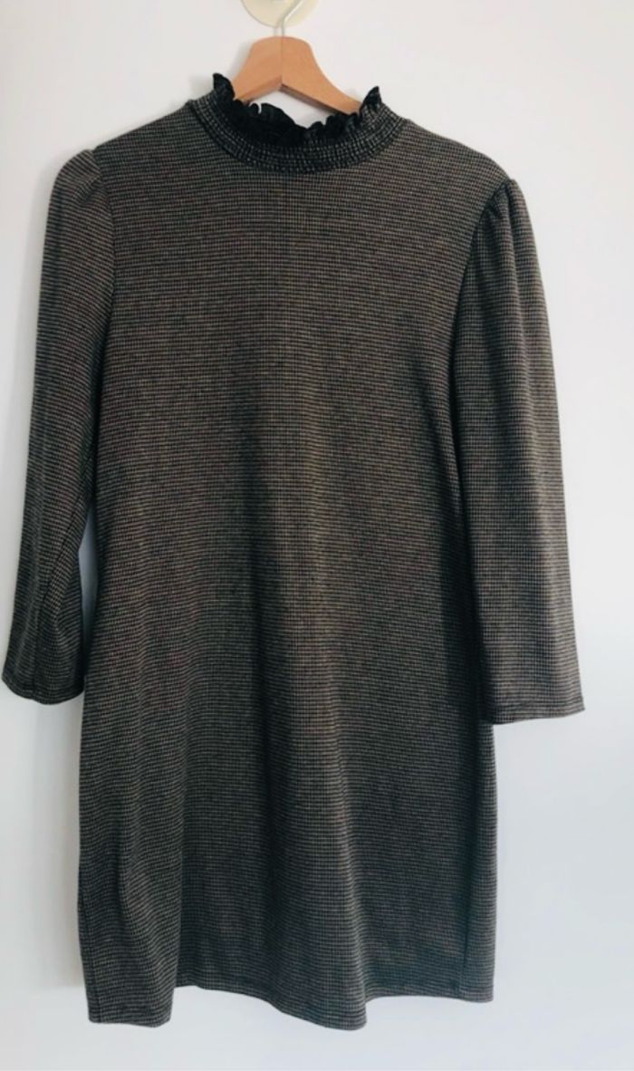 Robe  courte  mouchetée noire et marron « MANGO » Taille 40 - photo numéro 2