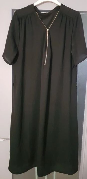 Jolie robe etat excellent 48