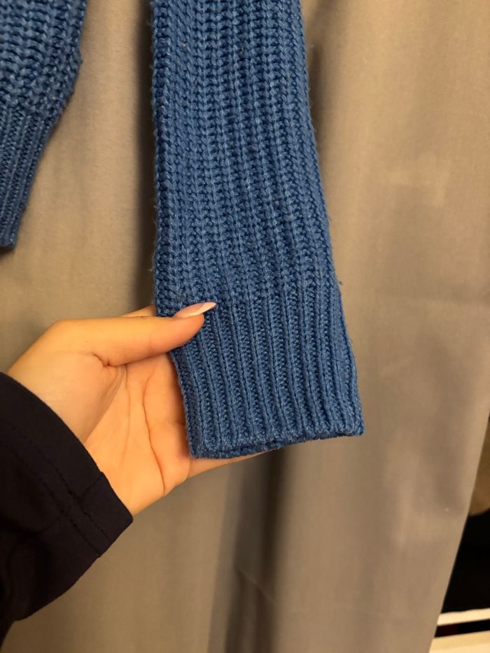 Pull tricoté bleu - photo numéro 2