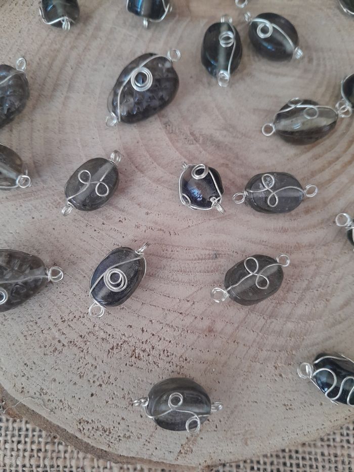 Lot de 34 perles noires transparente en verre et fils de fer. - photo numéro 5