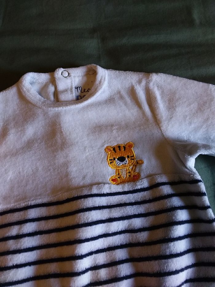 2 grenouillères  en taille 6 mois - photo numéro 6