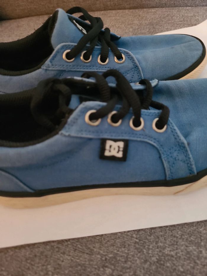 Chaussures DC shoes / taille 31 - photo numéro 2