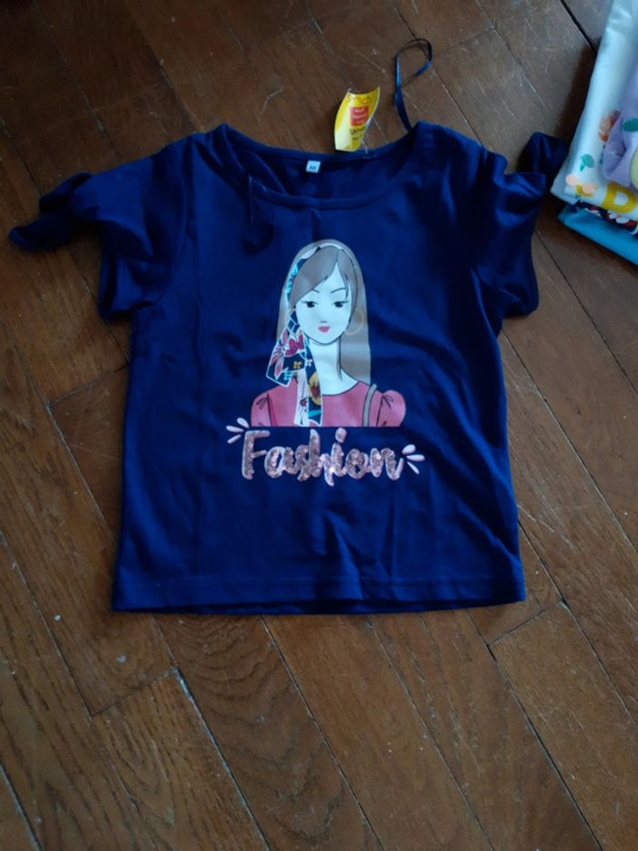 Lots tee-shirts fille été 6ans - photo numéro 7