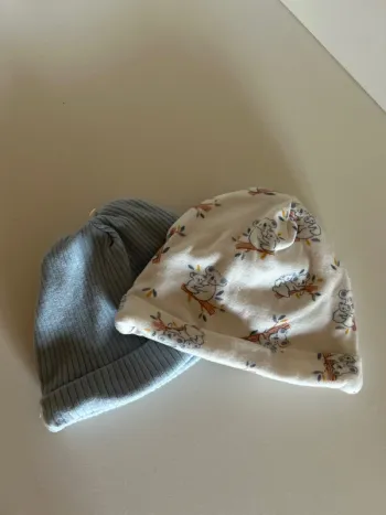 Lot de 2 bonnets