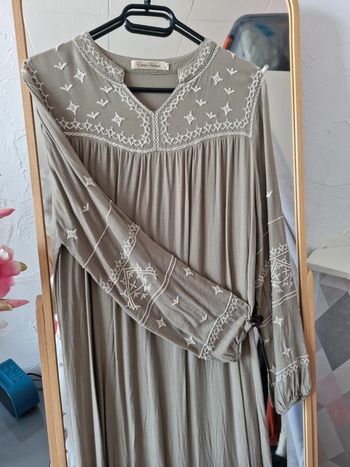 Longue robe broderie