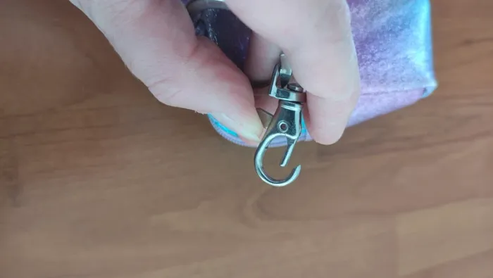 Petit sac porte clé pingouin pailleté - photo numéro 10