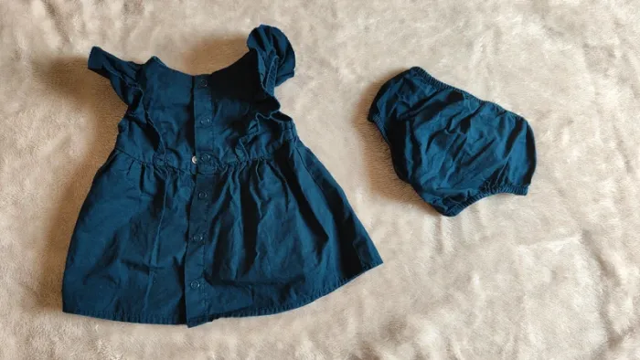 Robe et bloomer 1 mois - photo numéro 2