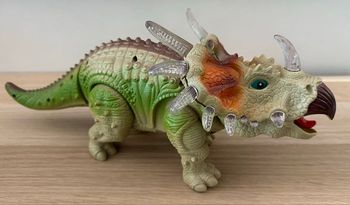 Dinosaure Tricératops lumineux sonore