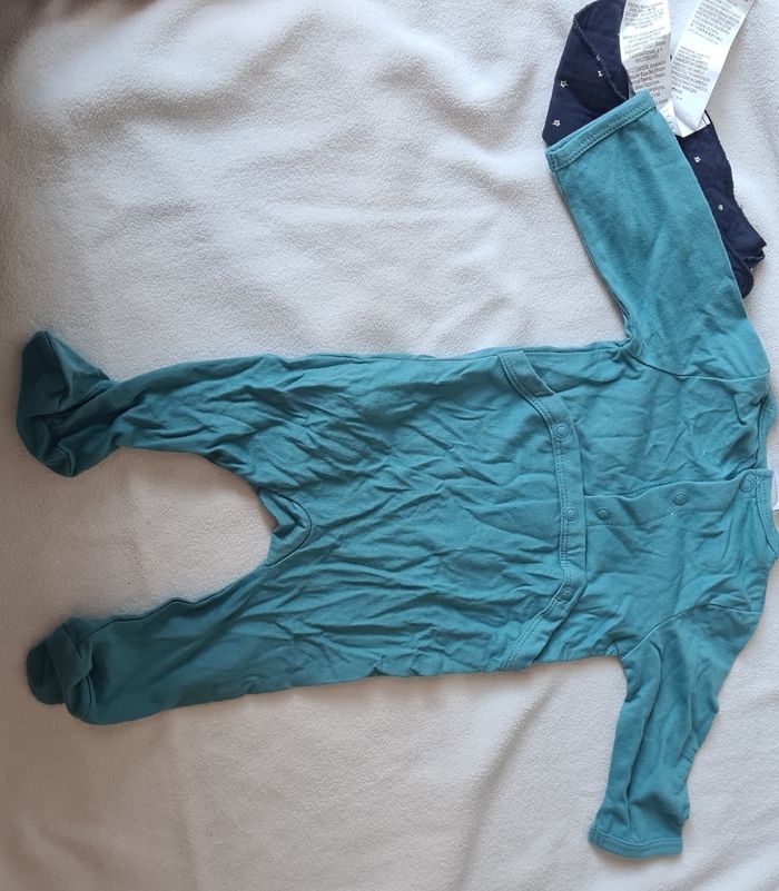 Body 3 mois avec bavoir - photo numéro 4