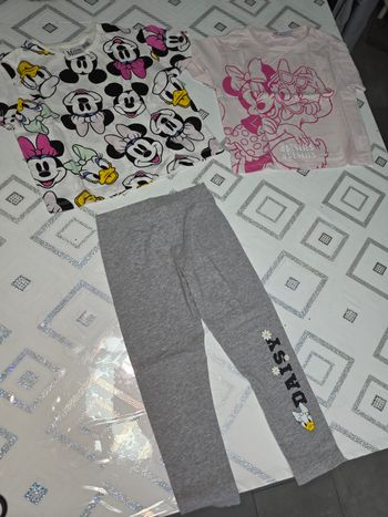 Lot de 3 vêtements disney