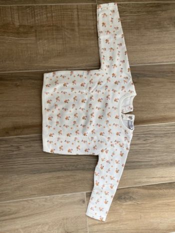 Sweat 12 mois très bon état