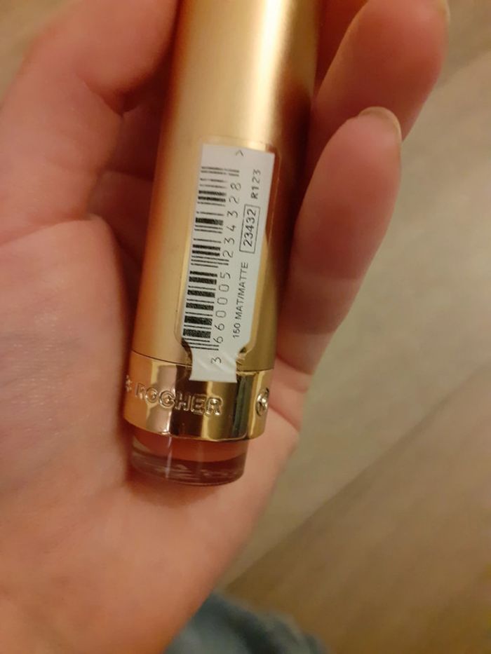 1 rouge à lèvres - photo numéro 3